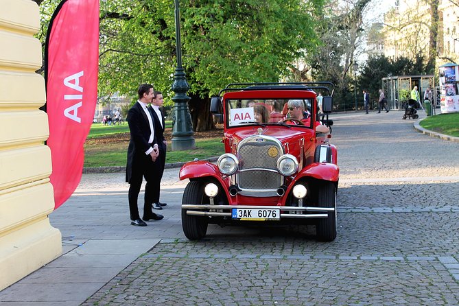 1,5 hour oldtimer convertible Prague sightseeing tour - Lesser Town Square and St. Nicolas Church, Slower Vibes on the Map