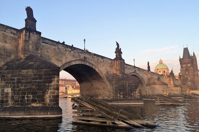 1 hour Prague Panoramic Vltava River sightseeing Cruise - Audio Guide Reality Check: English Narration and How to Hear It