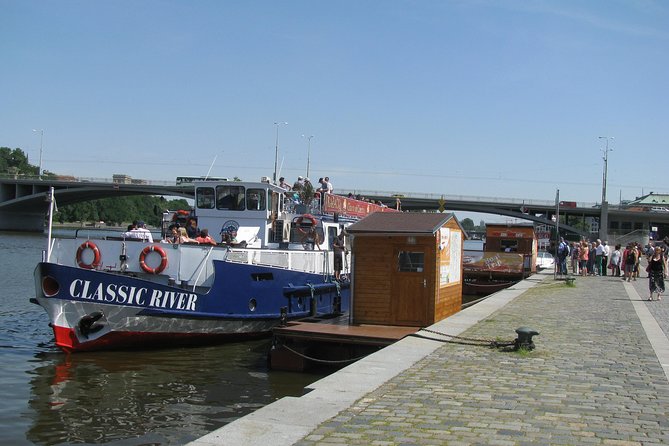 1 hour Prague Panoramic Vltava River sightseeing Cruise - Indoor Heated Comfort vs Open-Air Deck Time