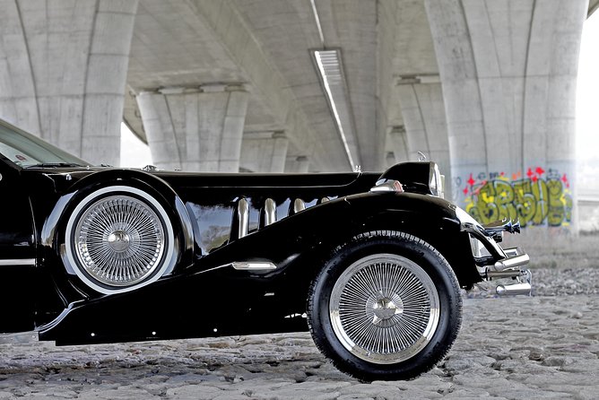 1 hour ride in vintage limousine - Why a vintage limousine ride feels so good in Prague