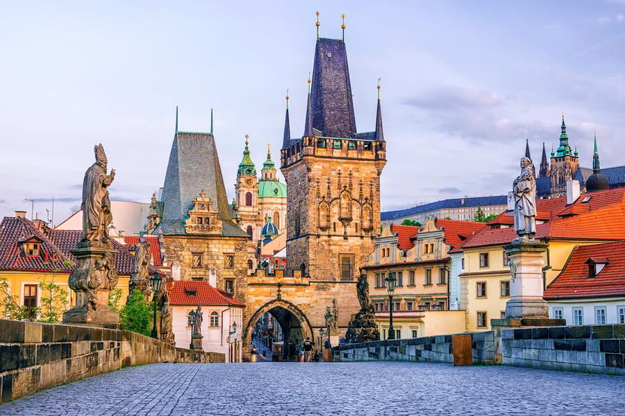 1000 years of history! Evening walking foodie tour - Starting at Prague Castle, Then Letting Malá Strana Set the Tone