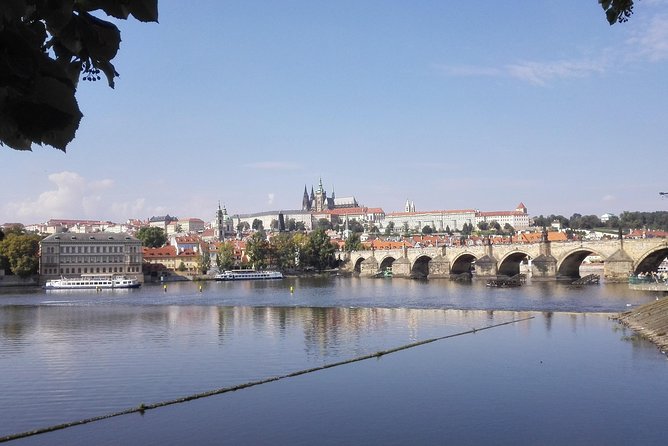 2:5-Hour Walking Tour of Old Town Prague with Boat Ride - Old Town Square start: a quick hit of Prague’s postcard center
