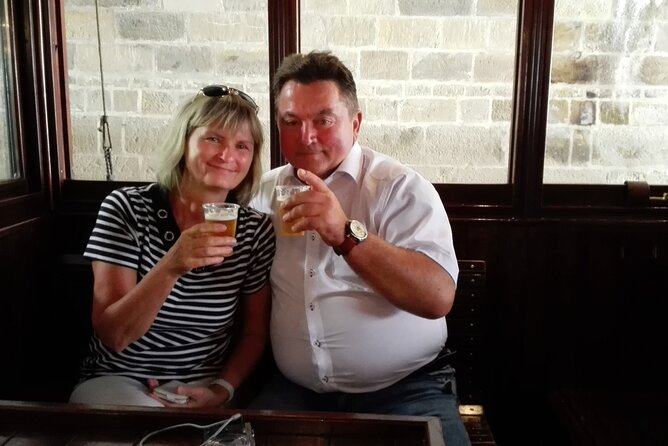 2:5-Hour Walking Tour of Old Town Prague with Boat Ride - Vltava river cruise: calm views plus included drink and snack