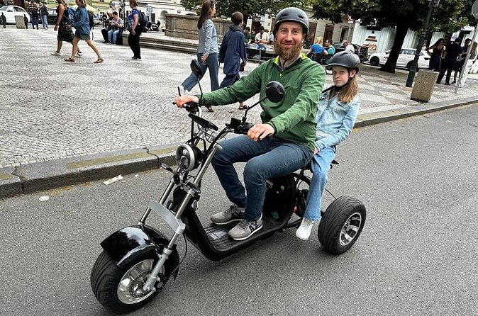2 Hours Fun Trike Tour in Prague with Guide - Lennonova zeď and Kampa Park for quick creativity breaks