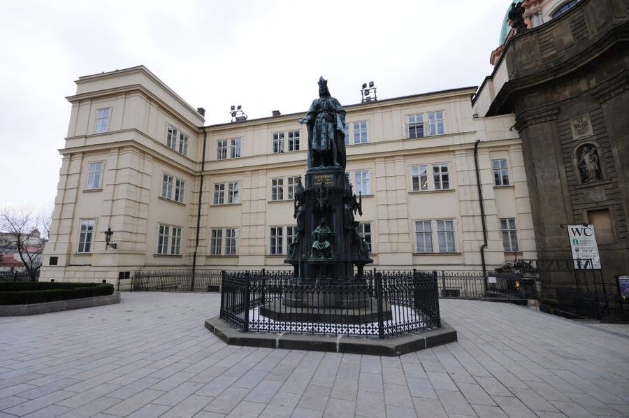3-Hour Prague Castle & Interiors Tour - Coach Comfort, Skip-the-Line Access, and Admission Covered