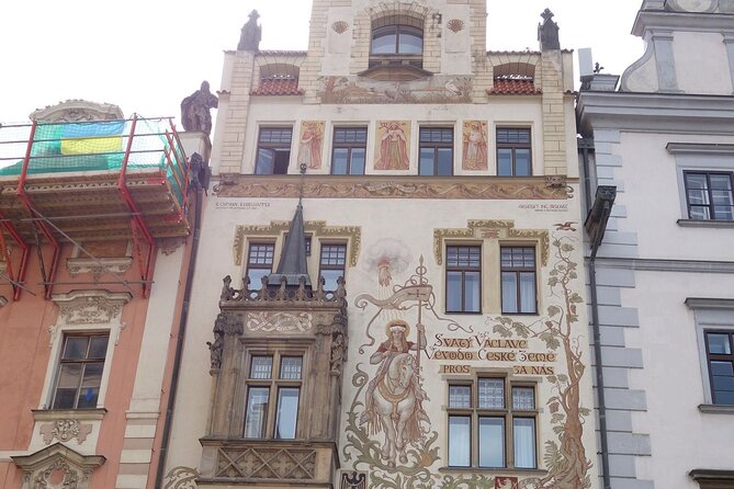 Best of Prague - City walking tour with Czech Cuisine Lunch - Charles Bridge: the flood replacement you can feel in the stone