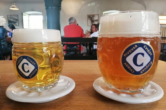Bohemian Glass blowing in Prague - Where You Meet and How the Session Starts in Old Town