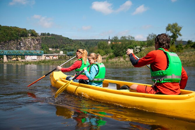 Canoeing on the Elbe river from Děčín to Bad Schandau - Děčín to the Canyon: Shepherd’s Wall and Děčín Chateau Views