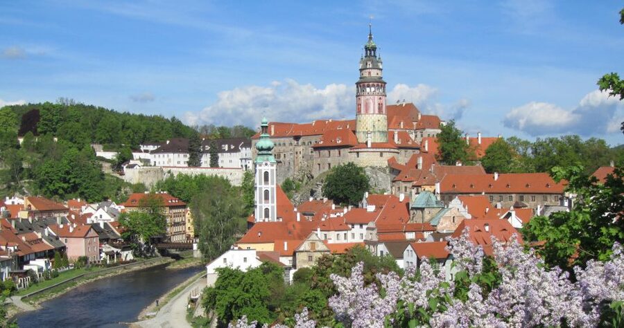 Český Krumlov: 2 Hour Private Walking Tour with Guide - Why Český Krumlov’s medieval streets feel different in real life