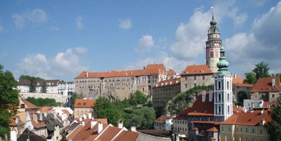 Český Krumlov: 2 Hour Private Walking Tour with Guide - Pickup and meeting: start where the day is easiest