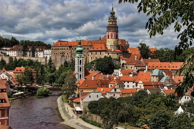 Cesky Krumlov Full day tour from Prague and back - Story-time at the castle, plus exterior architecture at real speed