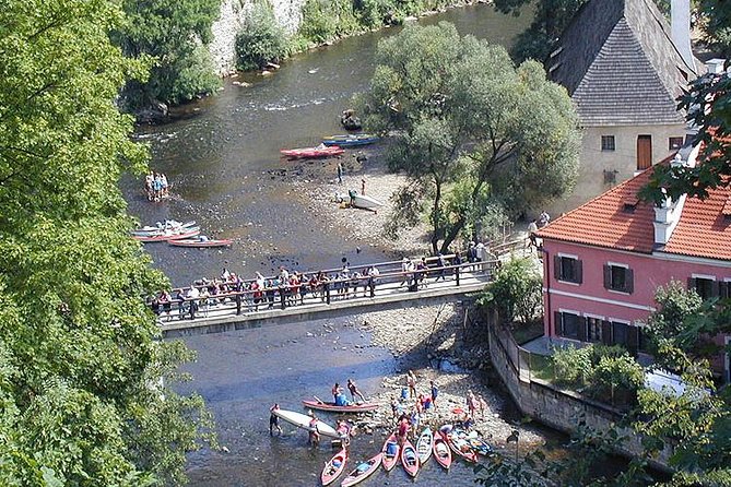 Cesky Krumlov Full day tour from Prague and back - Walking distance and how to prep for uneven castle terrain