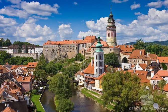 Cesky Krumlov Full day tour from Prague and back - Prague pickup and the long, comfortable drive to Český Krumlov