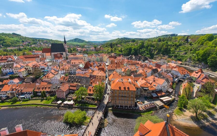 Cesky Krumlov: Insta-Perfect Walk with a Local - Meeting at Moldavite Museum and getting oriented fast