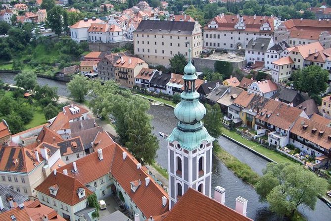 Cesky Krumlov Old Town Private Walking Tour - Meeting at Svornosti: Starting Smoothly in a Walkable Center