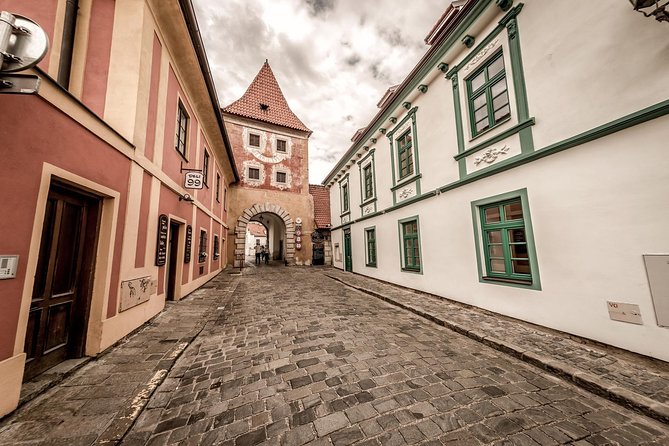 Cesky Krumlov One Day Trip from Prague by bus - Getting there from Prague: meeting point, bus comfort, and timing realities