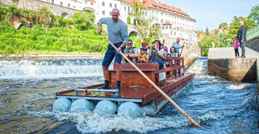 Český Krumlov: Wooden Raft River Cruise - Český Krumlov from the river: why this raft beats the walking tour