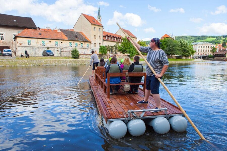 Český Krumlov: Wooden Raft River Cruise - The drink stop and the best way to use it