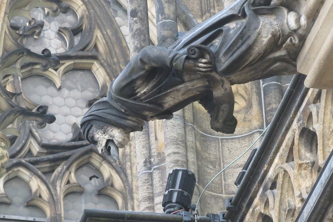Charles Bridge and Prague Castle Walking Tour - Should you book it?