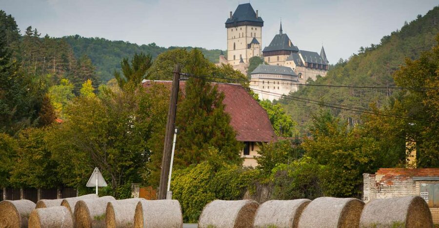Coutryside e-bike tour to Karlstejn Castle - Meeting at Praha Bike and Getting Your Gear Sorted