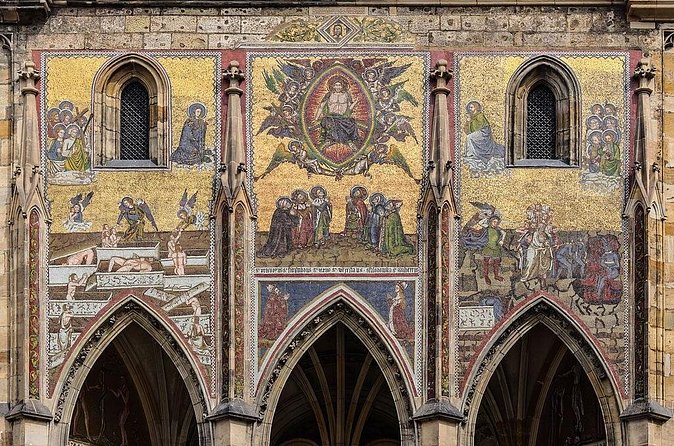 Crowd Free Prague : Early Morning City Private Walking Tour - St. Vitus Cathedral, the Big Moment That Sets the Tone