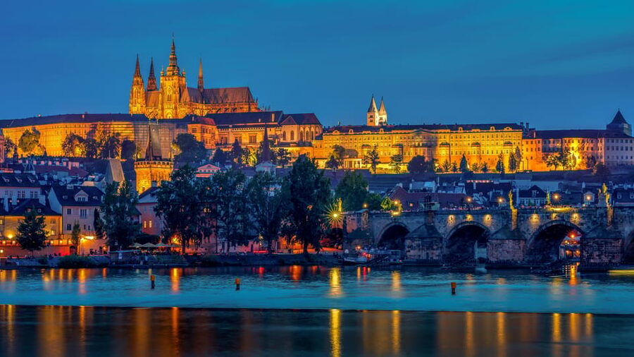 Day trips from Vienna: Prague One Day Guided Tour - Arrival in Prague: the walking tour that sets your bearings
