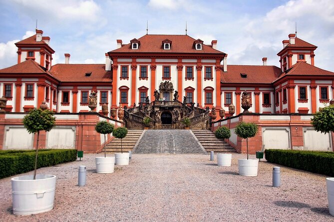 Discover Prague in Comfort: 9-Hour Private Car/Van (1-7 pax) - Stop 5: Old Town lunch break for Czech comfort food