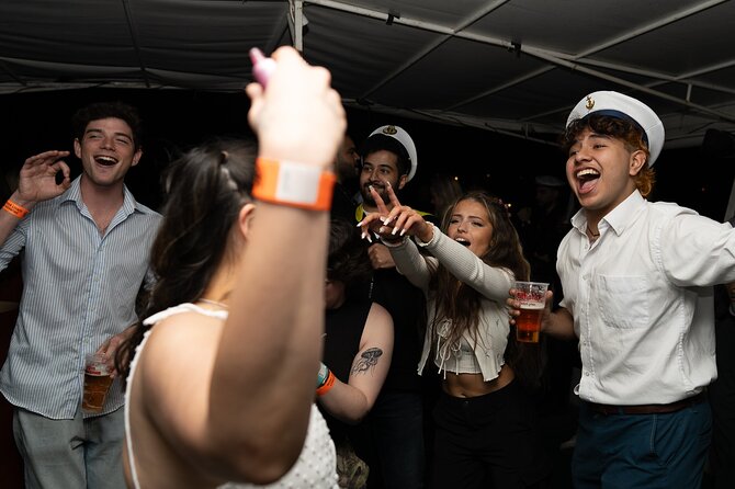 Drunken Monkey Prague Boat Party w/ 2hr Open Bar, DJ & Club Entry - The Rooftop Club After Party: Free Entry Card Included