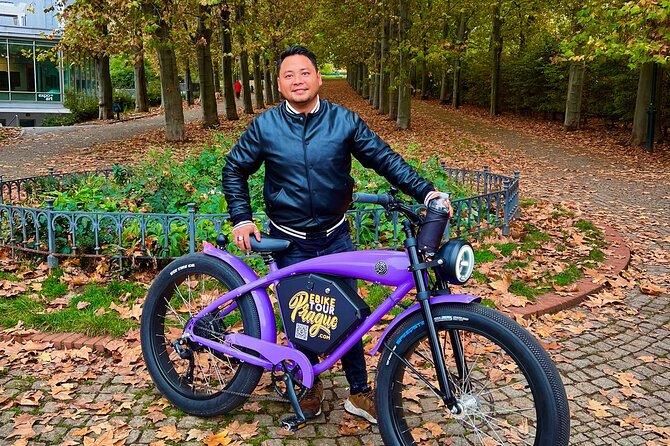 E-BIKE TOUR: 10 Must-See Landmarks & Viewpoints in Prague 1-8per. - Old Town Square and the Astronomical Clock Without the Full-Day Grind