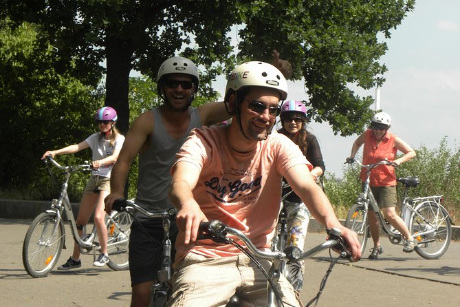Ebike Prague Tour - David Cerny’s Crawling Babies and the art you can spot at speed