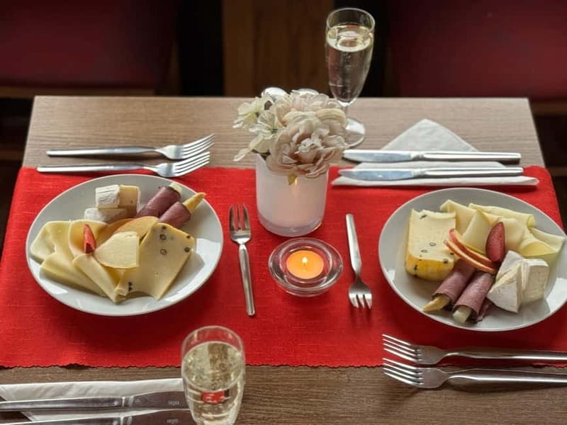 Evening cruise through Prague with buffet dinner - Drinks, Service Style, and the Rules That Keep It Smooth