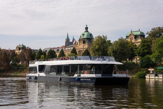 Evening Eco Cruise With a Glass of Prosecco in Bohemia - The cruise route: short, scenic, and built around Prague’s highlights