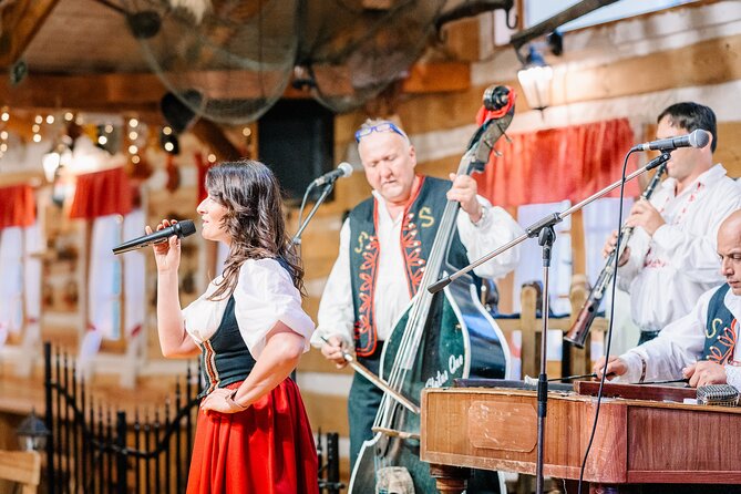Folk Dinner Experience in Prague with Transportation - Small risks to plan around (and how to avoid them)