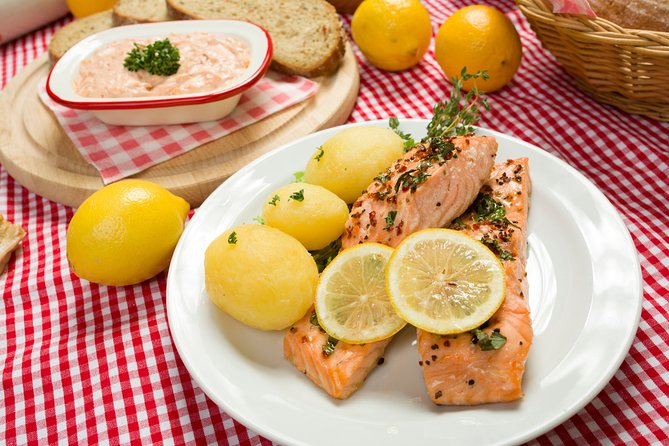 Folklore Dinner with Unlimited Drinks 4course Menu - New Year’s Eve in Czech Style: DJ, Midnight Toast, and Staying Up Later