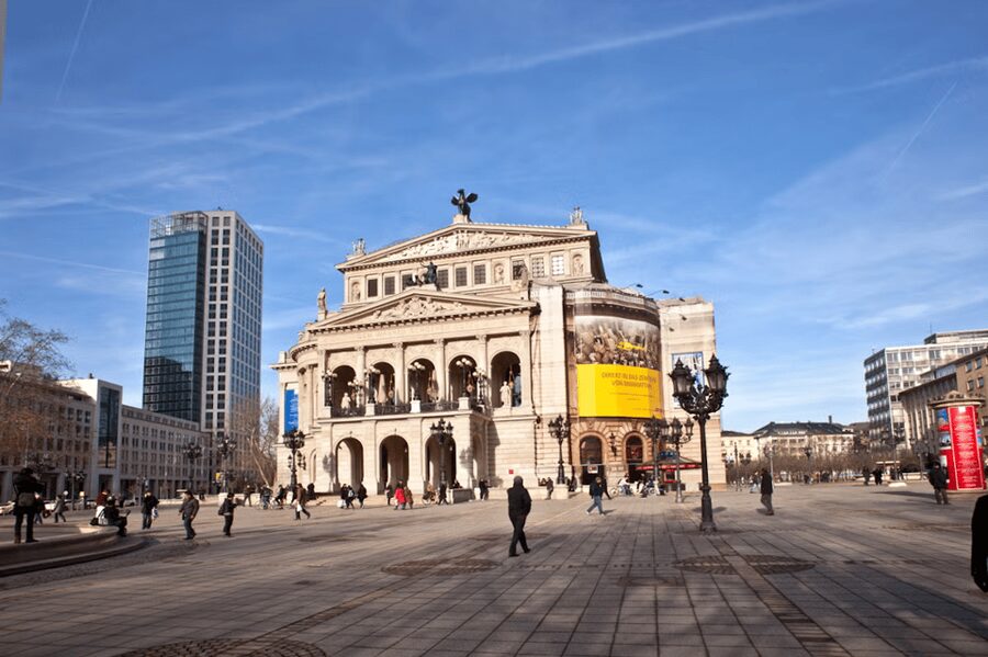 Frankfurt: Guided tour of Frankfurt - Key things to look forward to