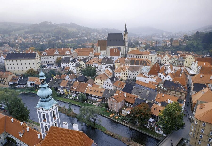 From Prague: Český Krumlov and České Budějovice Day Trip - Lunch in a historic restaurant, with a beer option and vegetarian choice