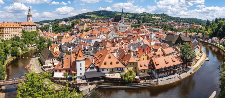 From Prague: Český Krumlov Full-Day Tour with Pickup - Old Town Free Time: Browse, Photograph, and Find Your Own Corners