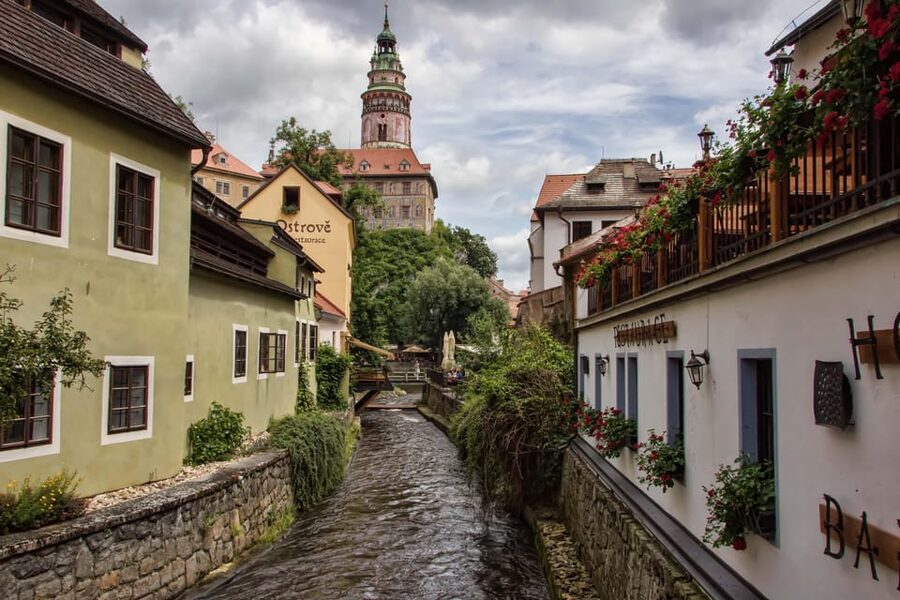 From Prague: Český Krumlov Full-Day Tour with Pickup - Pickup in Prague 1, Then Off in an Air-Conditioned Van