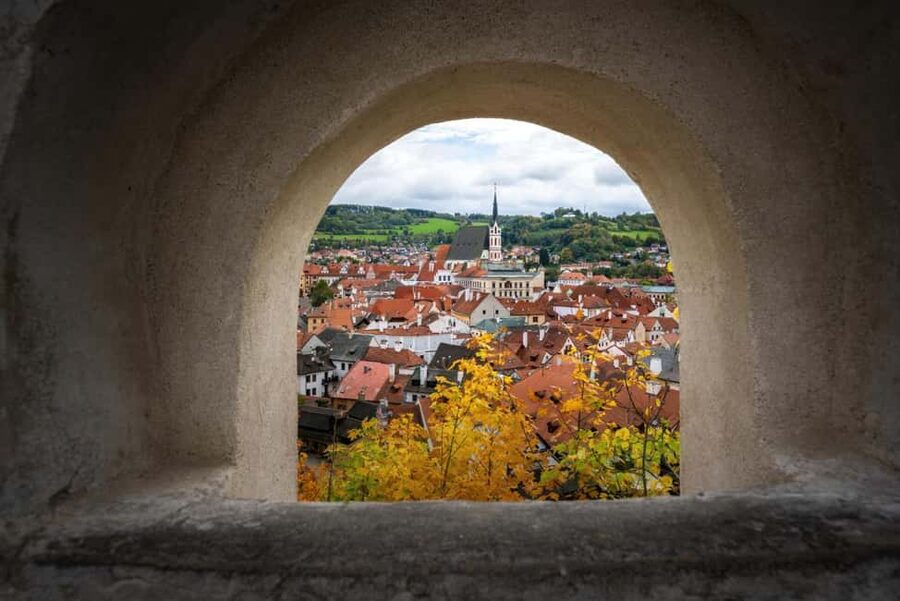 From Prague: Český Krumlov & Holašovice Village Day Tour - Why Český Krumlov plus Holašovice feels like two trips in one day
