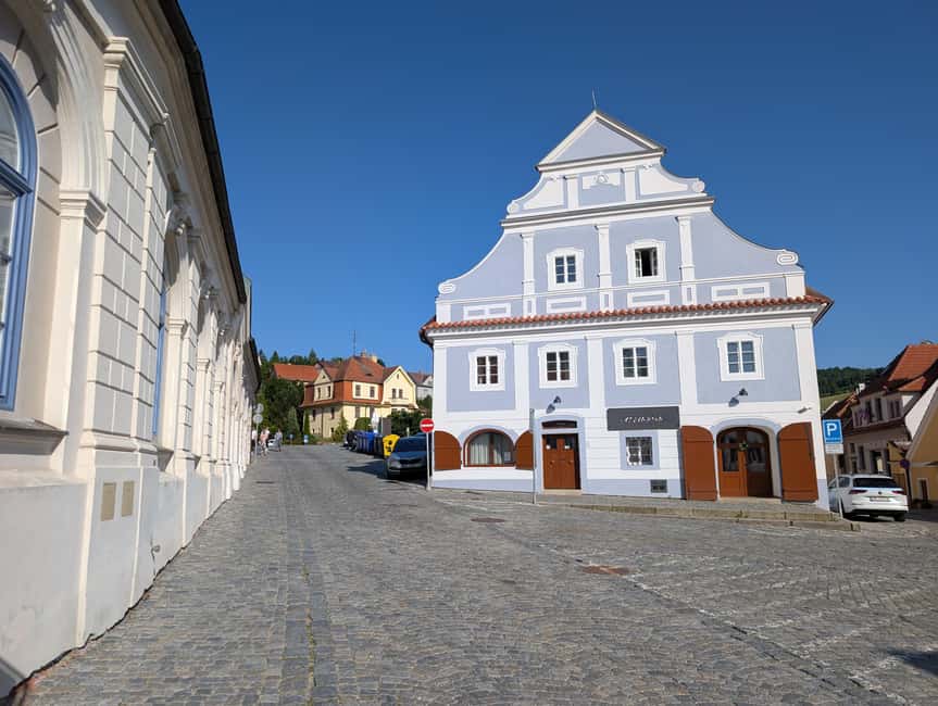 From Prague: Český Krumlov & Holašovice Village Day Tour - Who should book this Prague to Český Krumlov and Holašovice tour