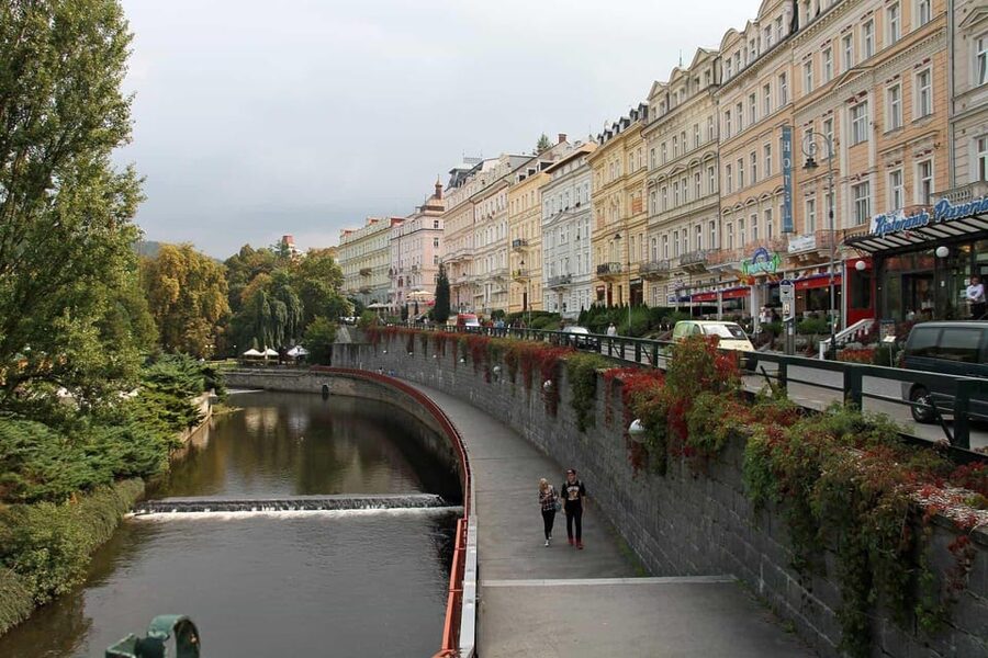 From Prague: Day trip to Karlovy Vary - Who this Karlovy Vary day trip suits best