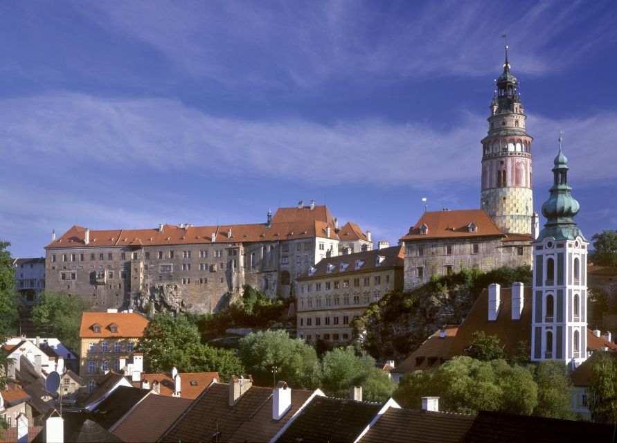 From Prague: Full-Day Český Krumlov Tour with Lunch - Free time choices: pubs, art, and practical cash for toilets