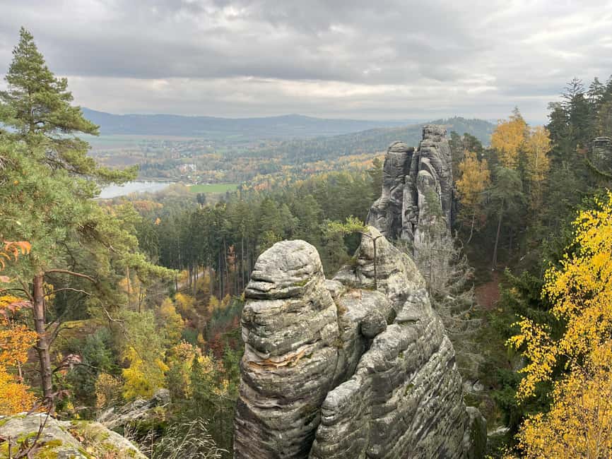 From Prague: Hike, Castle and Brewery in Bohemian Paradise - Lunch at a 14th-century castle: where the meal feels part of the setting