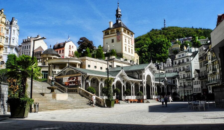 From Prague: Karlovy Vary Full-Day Tour - A 30-Minute Workshop Stop and the Moser Glass Connection