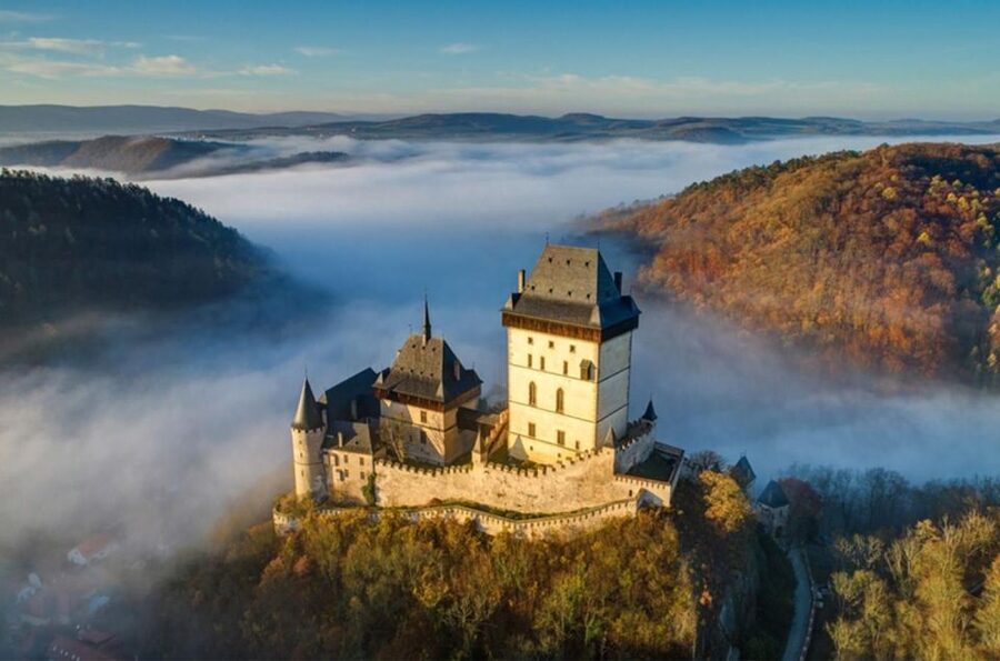 From Prague: Karlštejn Castle & Koněprusy Caves Tour - The Czech Lunch Reset: Taverns, Dessert, and Raspberry Lemonade