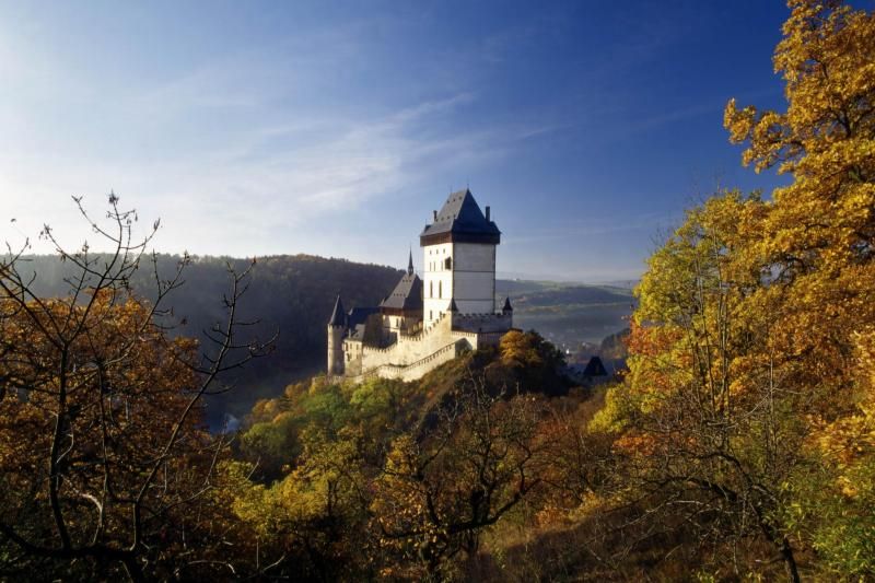From Prague: Karlstejn Castle Skip-the-Line Ticket and Tour - Guides, Languages, and the Soundtrack of a Castle Tour