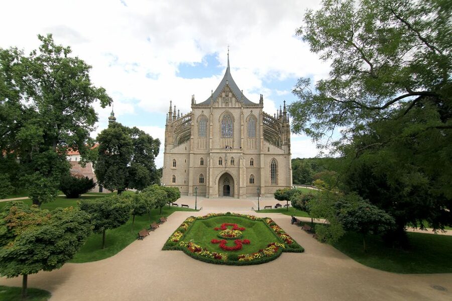 From Prague: Kutna Hora and Bone Chapel Tour - The town center: UNESCO status you can feel in the streets