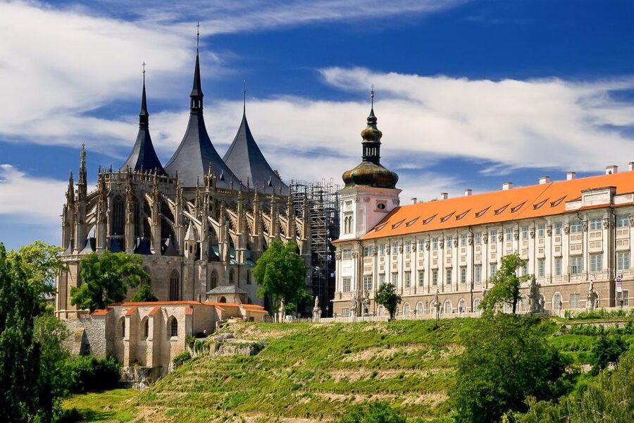 From Prague: Kutná Hora, St.Barbara’s Church, Sedlec Ossuary - Kutná Hora’s Small Sights: The 15th-Century Stone Fountain and Town Views