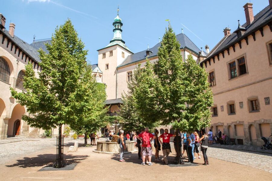 From Prague: Kutna Hora UNESCO Site Tour with Bone Chapel - Italian Court, Sankturin House, and Ruthardka Street: Walking Through Wealth