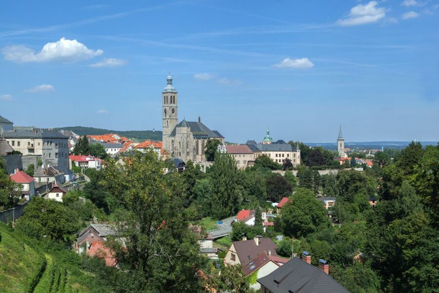 From Prague: Kutna Hora UNESCO Site Tour with Bone Chapel - Lunch in Kutná Hora: Keep It Simple, Let Your Guide Help